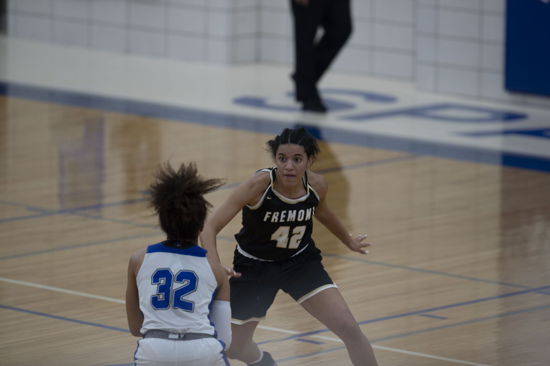 011221-owh-spo-fremonteast007.JPG